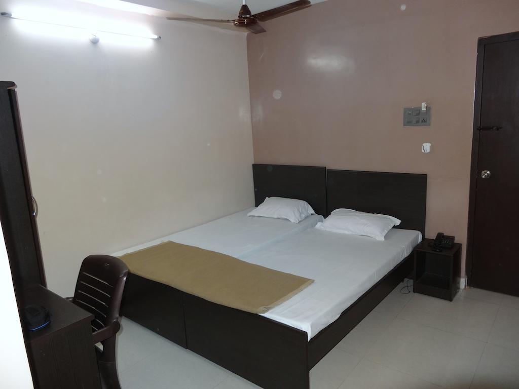 Dwaraka Inn Haiderabad Kamer foto